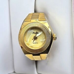 Womens Dosike Gold Tone Ring Watch With Stretch Band New Battery Running